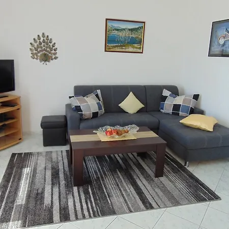 公寓 Apartement Marija 诺维·维诺多尔斯基